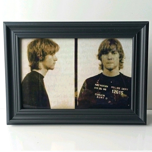 MUSIC Mugshots Kurt Cobain Nirvana Grunge 90s Guitar acoustic Nostalgia Frame - Picture 8 of 10